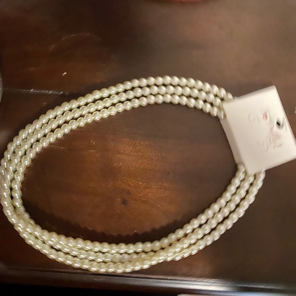Cream Pearl costume jewelry - Picture 2 of 2